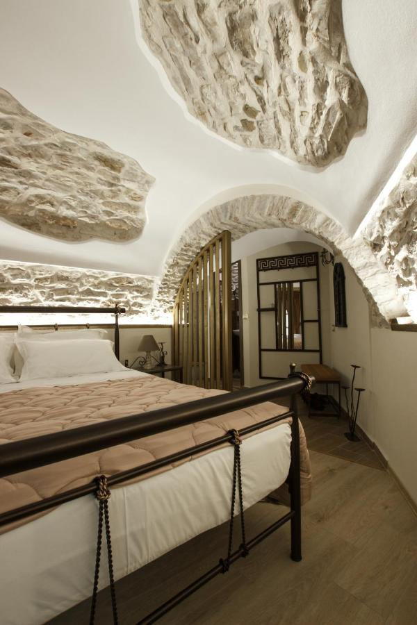 Hotel Ss Kekezi Гірокастра Екстер'єр фото