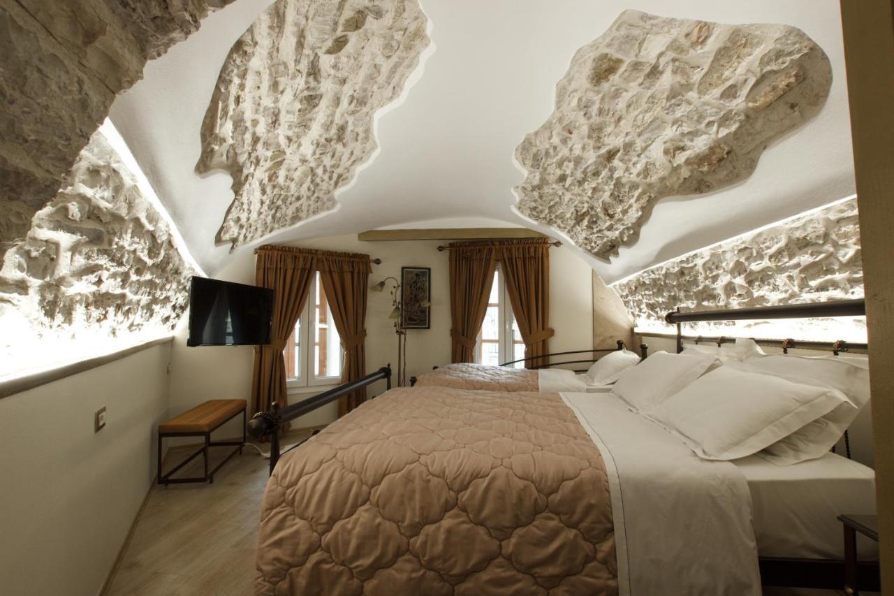 Hotel Ss Kekezi Гірокастра Екстер'єр фото